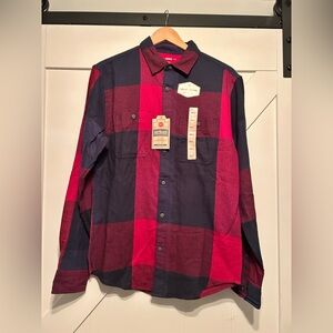 Brand new men’s flannel shirt size small